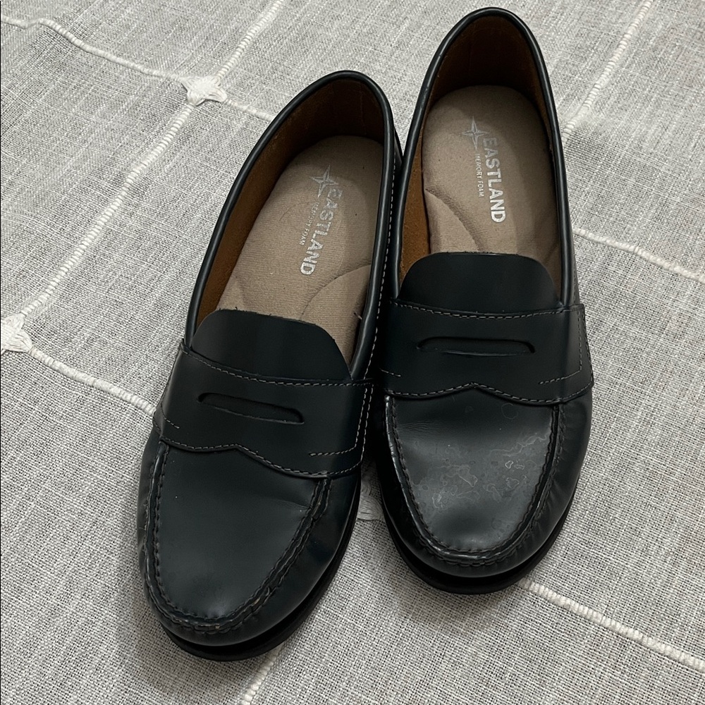 EASTLAND Women’s Classic Navy Slip-On Loafers